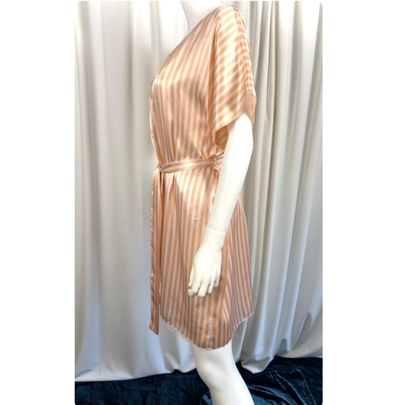 Vintage 1990’s ‘Linda Bis’ Peach & White Striped Satin Robe - Wrap - Belt - S/M - Picture 5 of 10